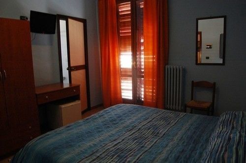 Hotel Mediterraneo Giovinazzo Exterior photo
